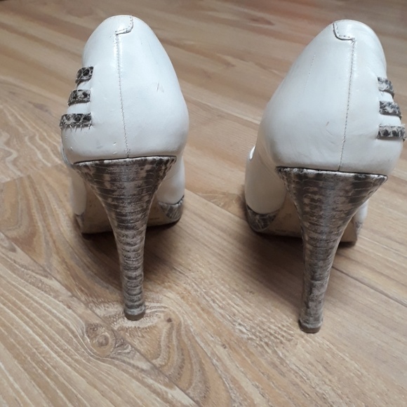 BCBGirls leather peep toe heels - Picture 4 of 4